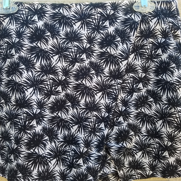 Michael Kors Tropical Skort Size 8 - Picture 3 of 8